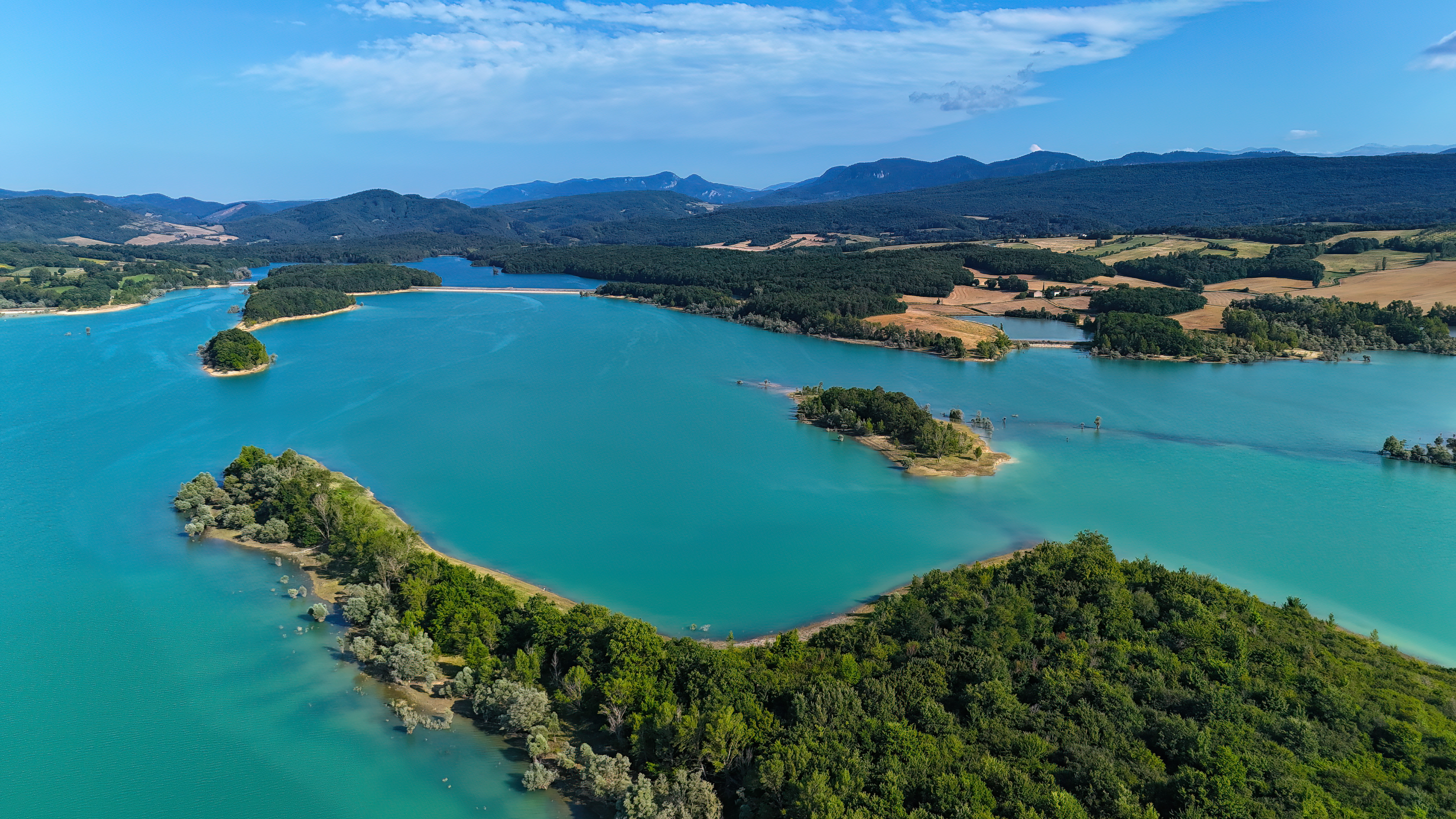 C匁ur du lac ጠ Langue boisée et îlots immergés
